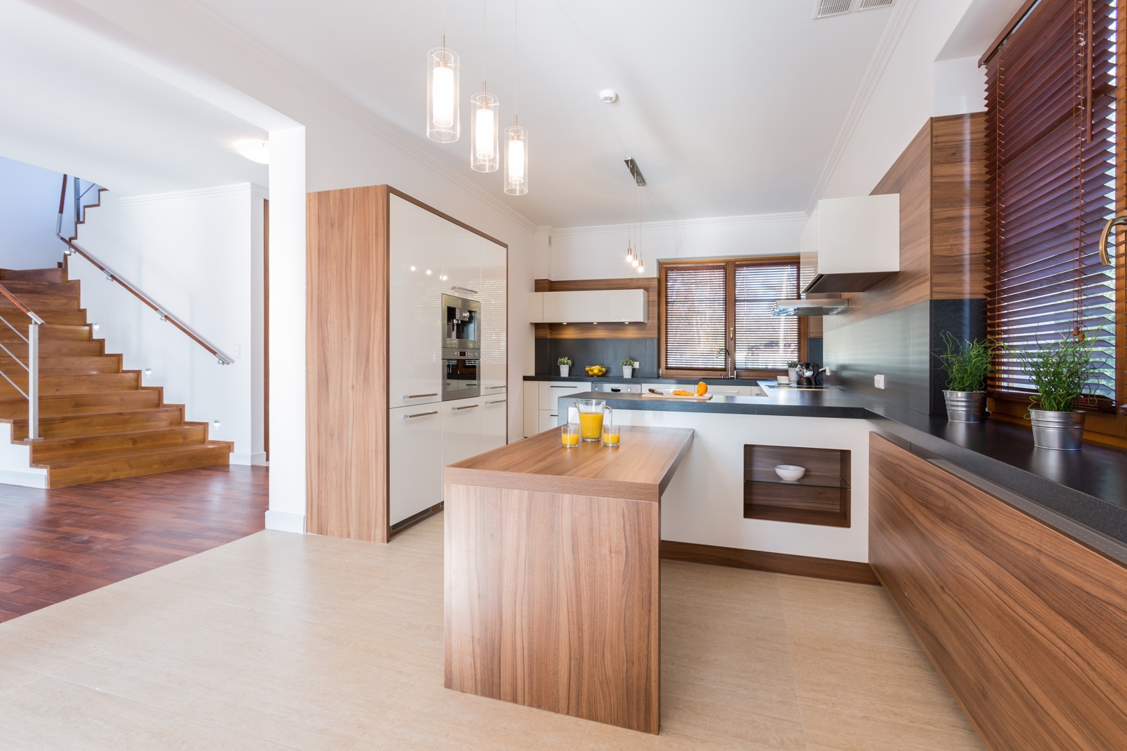 Spacious kitchen Ample Modern Loft